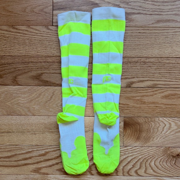 Pro Compression Socks - Picture 3 of 3